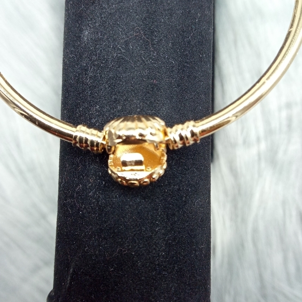 NEW Seashell Locket Bangle - Picture 8 of 11